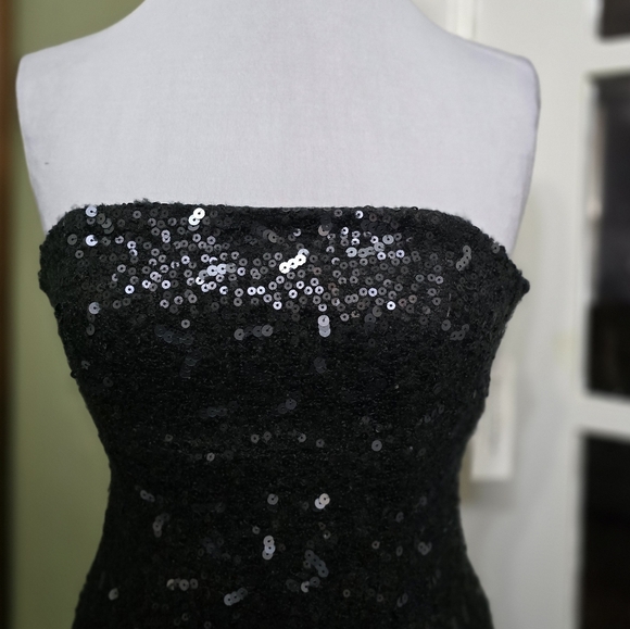 Banana Republic Sequin Dress - Picture 3 of 8